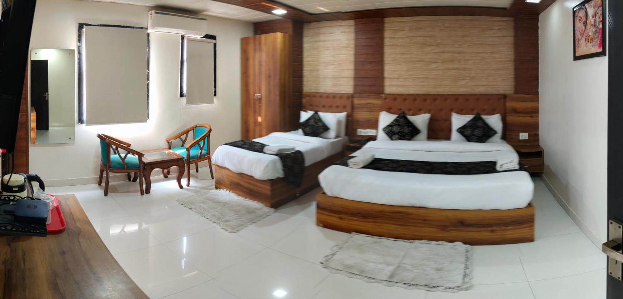 Hotel The Grand Paramont Delhi Airport