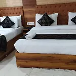 Hotel The Grand Paramont Delhi Airport