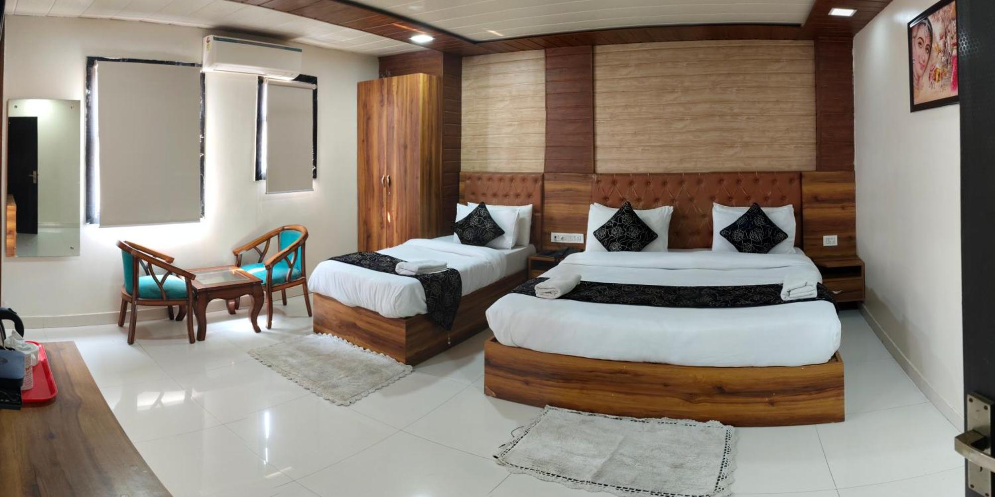 Hotel The Grand Paramont Delhi Airport